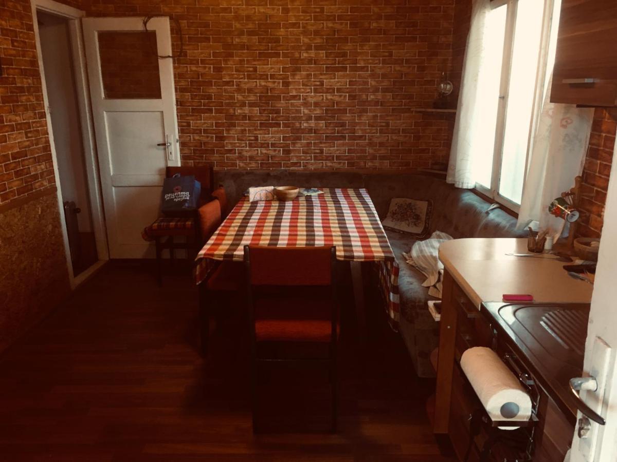 Бунгало- Bungalow Kavarna Kültér fotó
